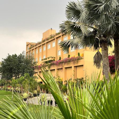 Lalita Grand Hotel Mathura Exterior photo